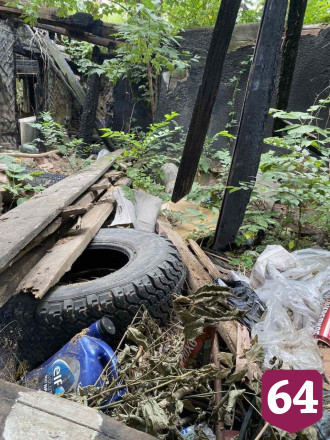 Ночной пожар у горпарка уничтожил нежилой дом