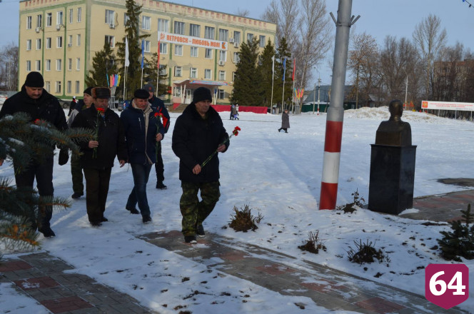 В Петровске почтили память погибших в горячих точках