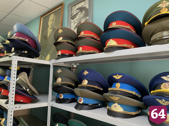 Подполковник коллекционирует фуражки героев Папанова и Садальского