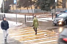 Девушка «выгуливала» по улицам Саратова утюг