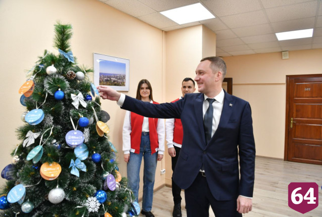 Саратовский губернатор исполнит новогодние желания детей 