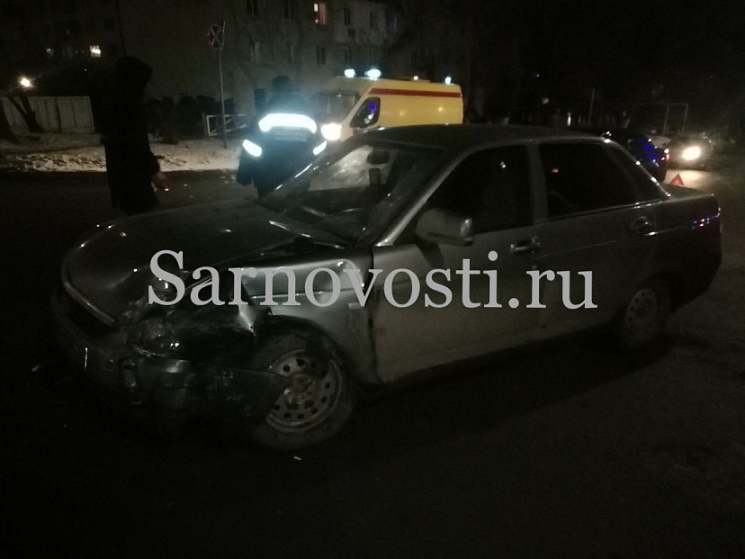 В столкновении двух «Лад» в Саратове ранена девушка