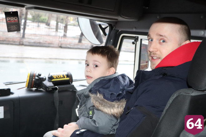 В Саратове пожарные помогли исполнить мечту 5-летнего мальчика