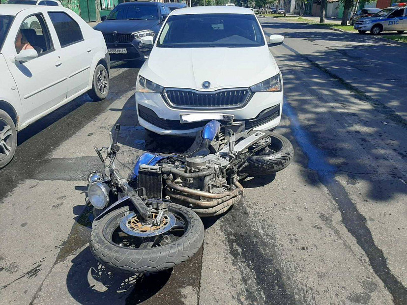 Мотоциклист покалечился в тройном ДТП на Соколовой 