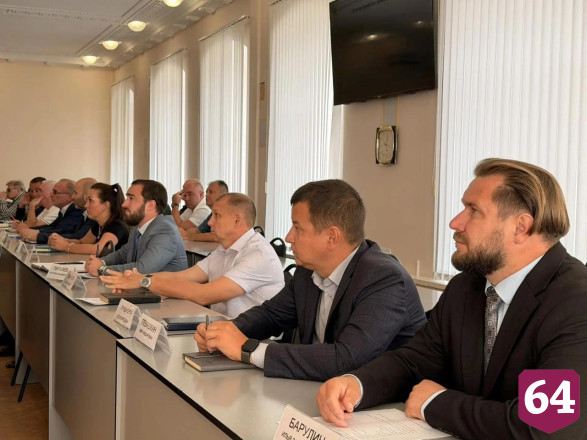 Глава Энгельсского района поручил активизировать работу с нарушителями правил благоустройства