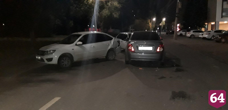 В Саратове 18-летний юноша устроил массовую аварию с пострадавшей