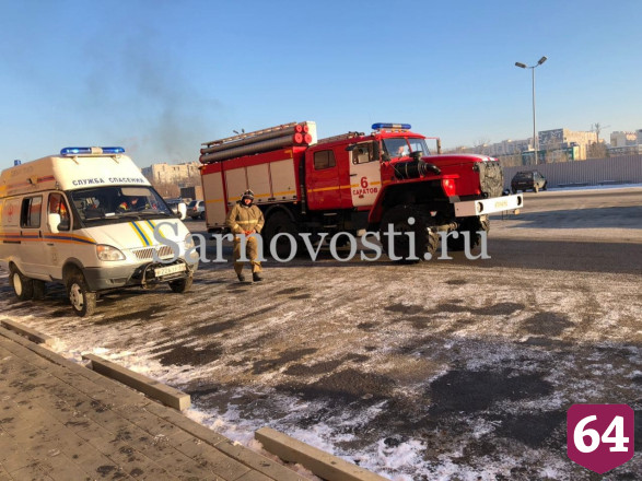 Из полыхающего ТЦ «Оранжевый» эвакуировали 800 человек
