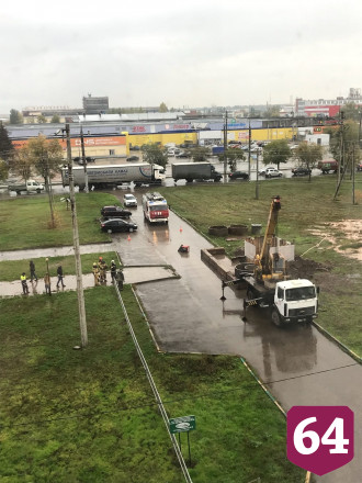 В Энгельсе крановщик задел провода и погиб от удара током