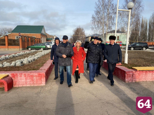 Радаев поручил обследовать разрушающуюся набережную Волги