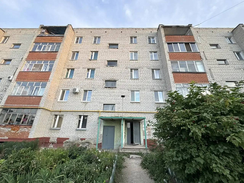 В Саратовской области двухлетний мальчик упал из окна 5-го этажа
