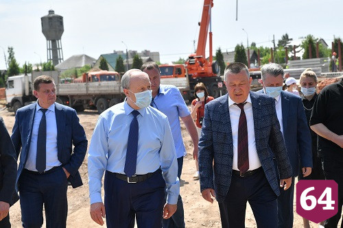 Губернатор поблагодарил коллектив Энгельсского дома-интерната за труд
