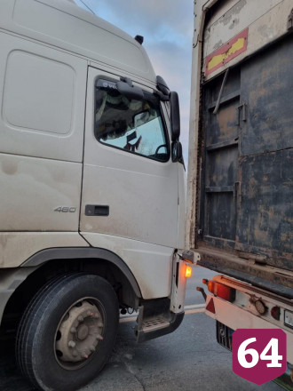 В массовой аварии с двумя фурами на трассе пострадала женщина