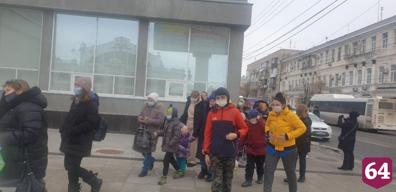 В Саратове детей из Донбасса сводили в цирк