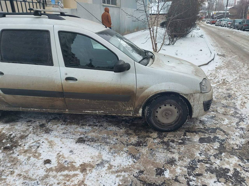 В Саратове приставы арестовали «Ларгус» из-за долга в 750 тысяч рублей