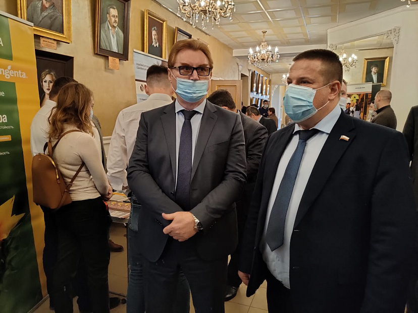Шесть миллионов тонн зерна планируют собрать в Саратовской области