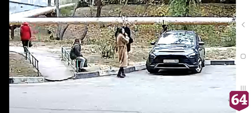 В Саратове «работники поликлиники» по квартирам проверяют зрение