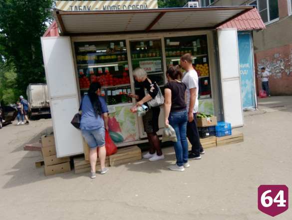 Саратовцы забыли о социальной дистанции и вывели детей на прогулки 