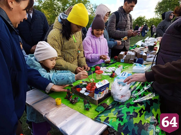 На саратовском фестивале баранины кормили шашлыком и пловом