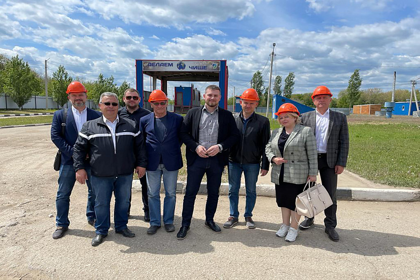 Саратовский завод по сортировке мусора посетила делегация из Волгограда