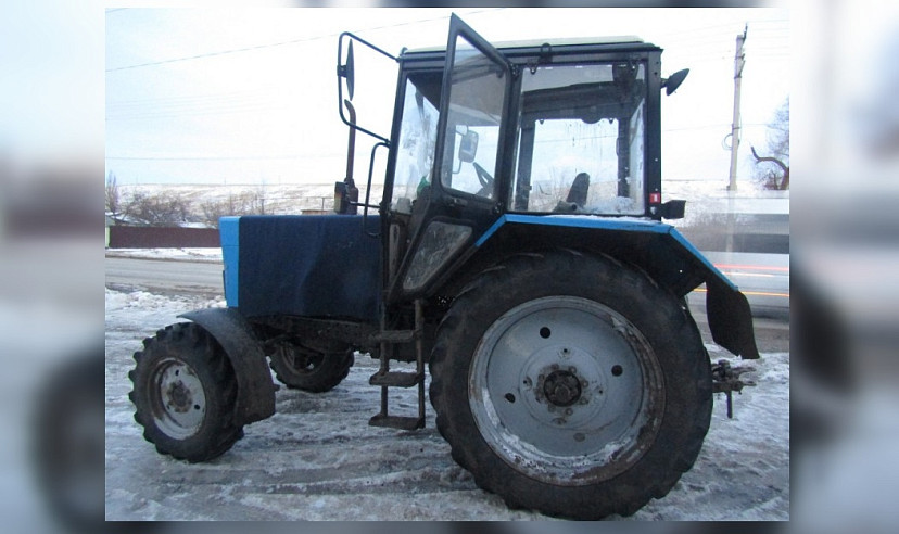 Саратовец угнал трактор и поехал в магазин за алкоголем 