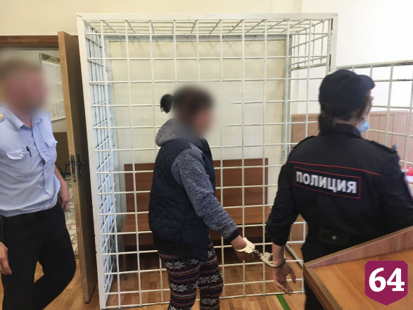 Избитый и изрезанный пьяной парой саратовец умер на обочине 