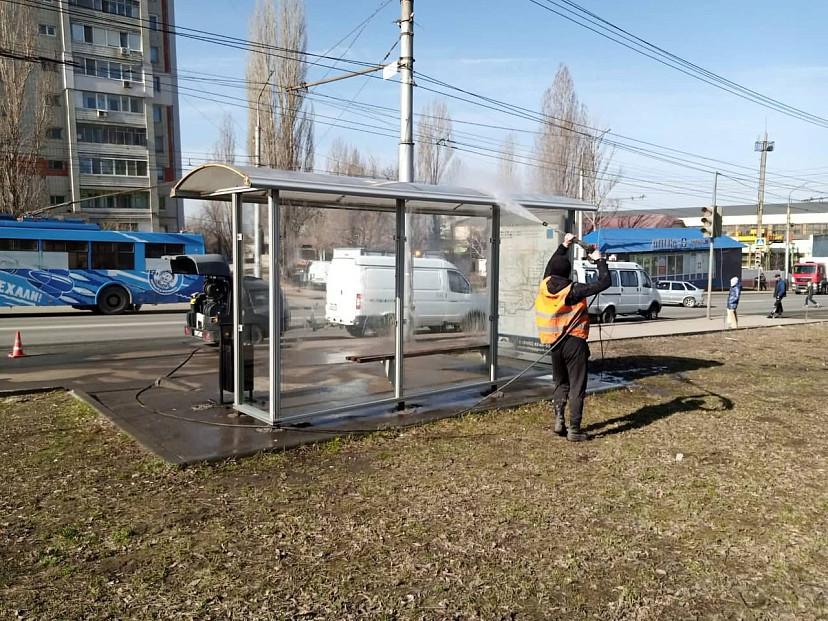 В Саратове отмыли 653 остановки
