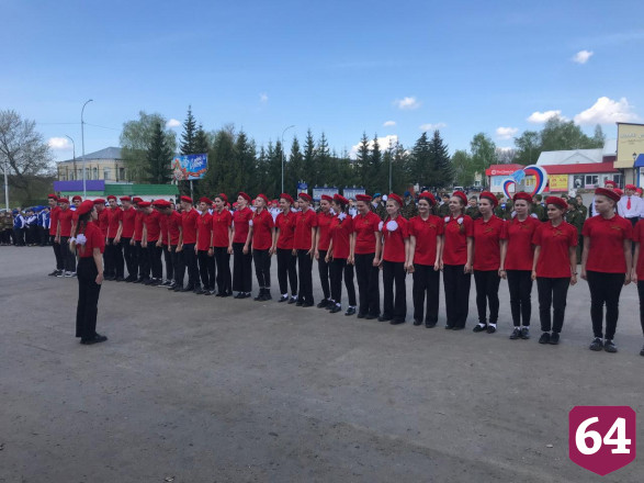 Юные саратовцы блеснули маршем под песню «День Победы»