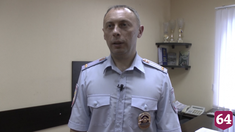 Девушка в парике обворовала пенсионерку на саратовском рынке