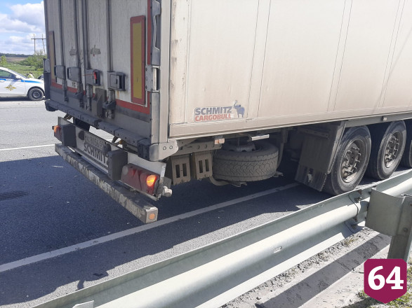 На саратовской трассе иномарка с автоледи протаранила фуру