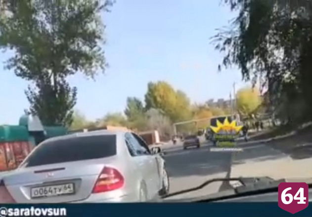 По улицам Саратова за рулем «Мерседеса» катался ребенок