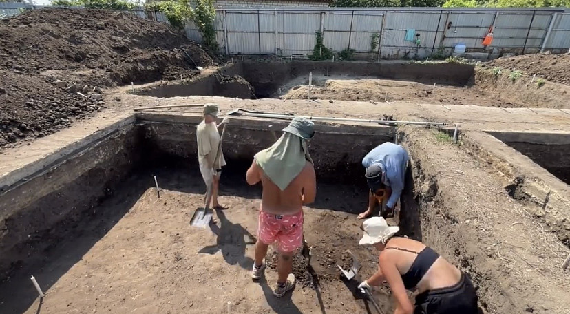 Археологи раскрыли процесс раскопок базара средневекового города в Саратове