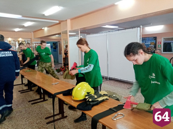 Подполковник в отставке учит студентов спасать людей в ДТП 