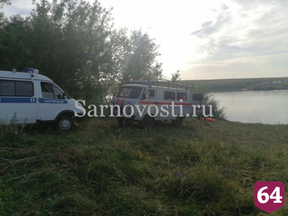 В Саратовской области из пруда достали труп неизвестного мужчины