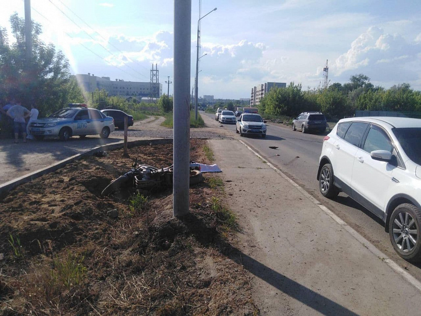 В Саратове мотоциклист разбился насмерть