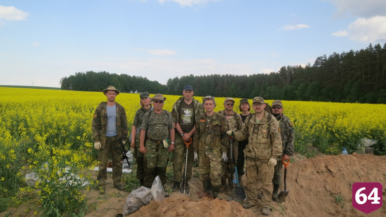 Белорусские поисковики ищут родных 12 саратовских красноармейцев