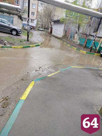 Глава Саратова поручил оперативно устранить подтопления после сильного дождя