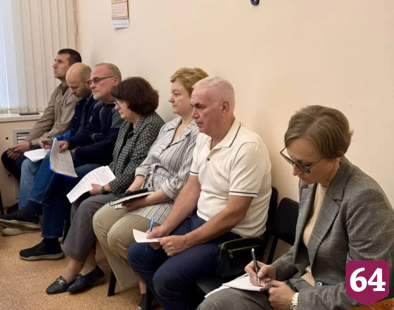 Жители пожаловались главе района на УК и демонтаж ларька