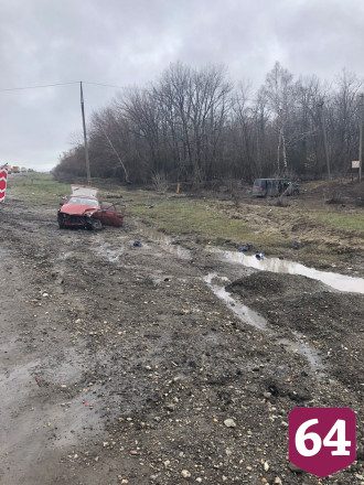 Двое взрослых и 3-летний ребенок покалечились в ДТП под Саратовом