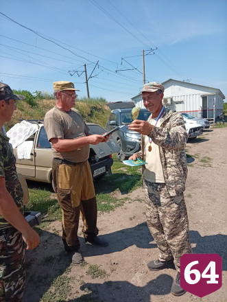 Саратовцы семьями соревновались в ловле рыбы на Сазанке