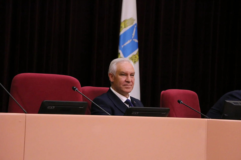 В Саратовской области директоров учреждений освободили от «непрофильных строек»