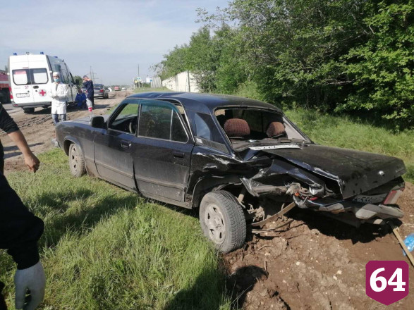 Пятеро мужчин покалечились в утреннем ДТП под Саратовом