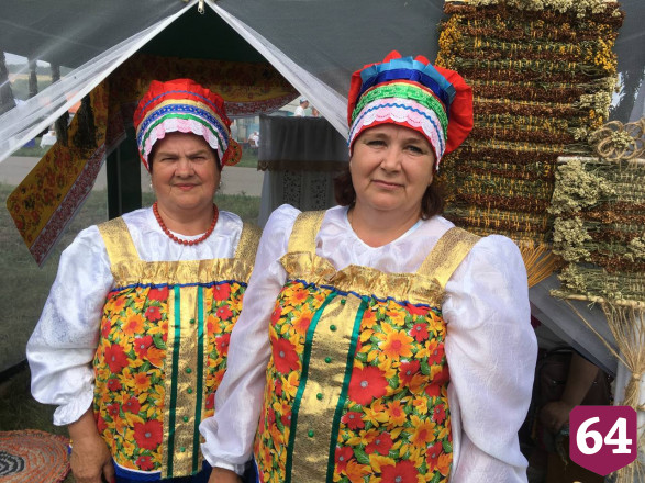 На празднике Акатуй саратовцев учили делать обереги