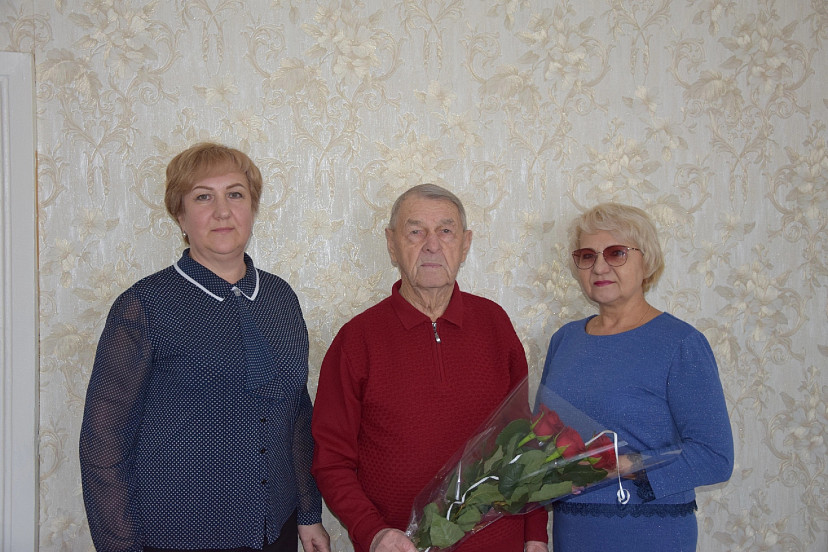 Саратовский долгожитель в 90 лет подтягивается на турнике