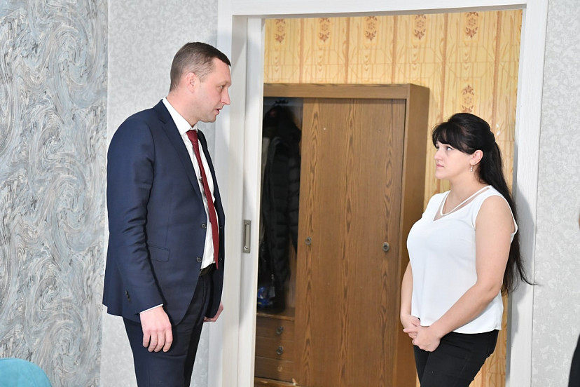 Губернатор встретился с семьей мобилизованного из Балакова
