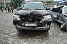 Автомобили вынесло на тротуар торгового центра в Энгельсе