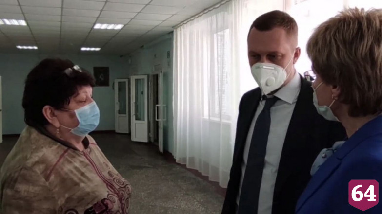 Председатель правительства вышел на видеосвязь со школьниками на «дистанционке»