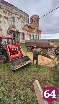 В саратовском селе Лох спасли колокольню храма