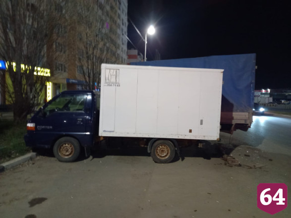 На Тархова «Соната» протаранила три машины на парковке
