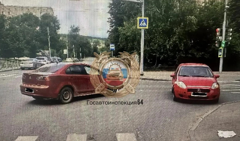 Водитель пострадал в ночном ДТП на улице Аткарской 
