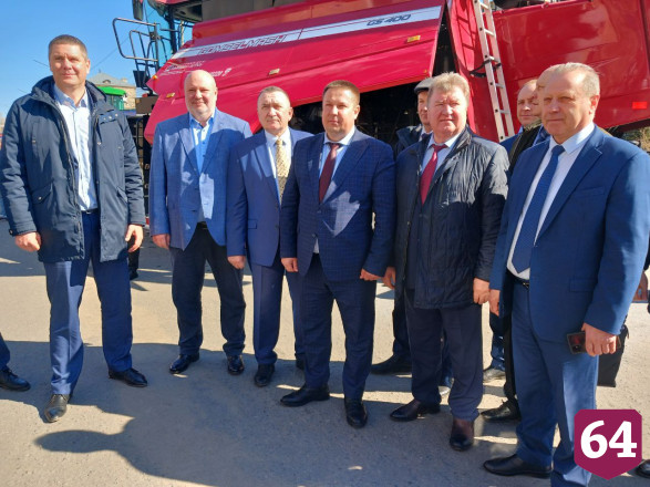 Экспонат уехал с сельхозвыставки служить саратовским аграриям